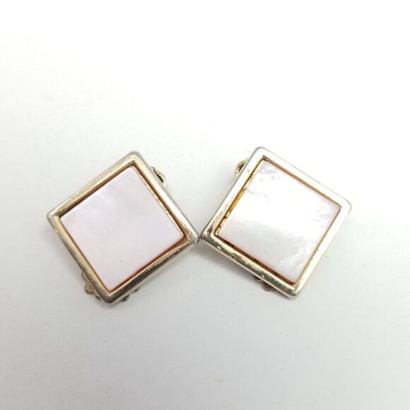 Vintage Square Clip On Earrings, White and Gold Tone Setting, Minimal Estate - Picture 6 of 6